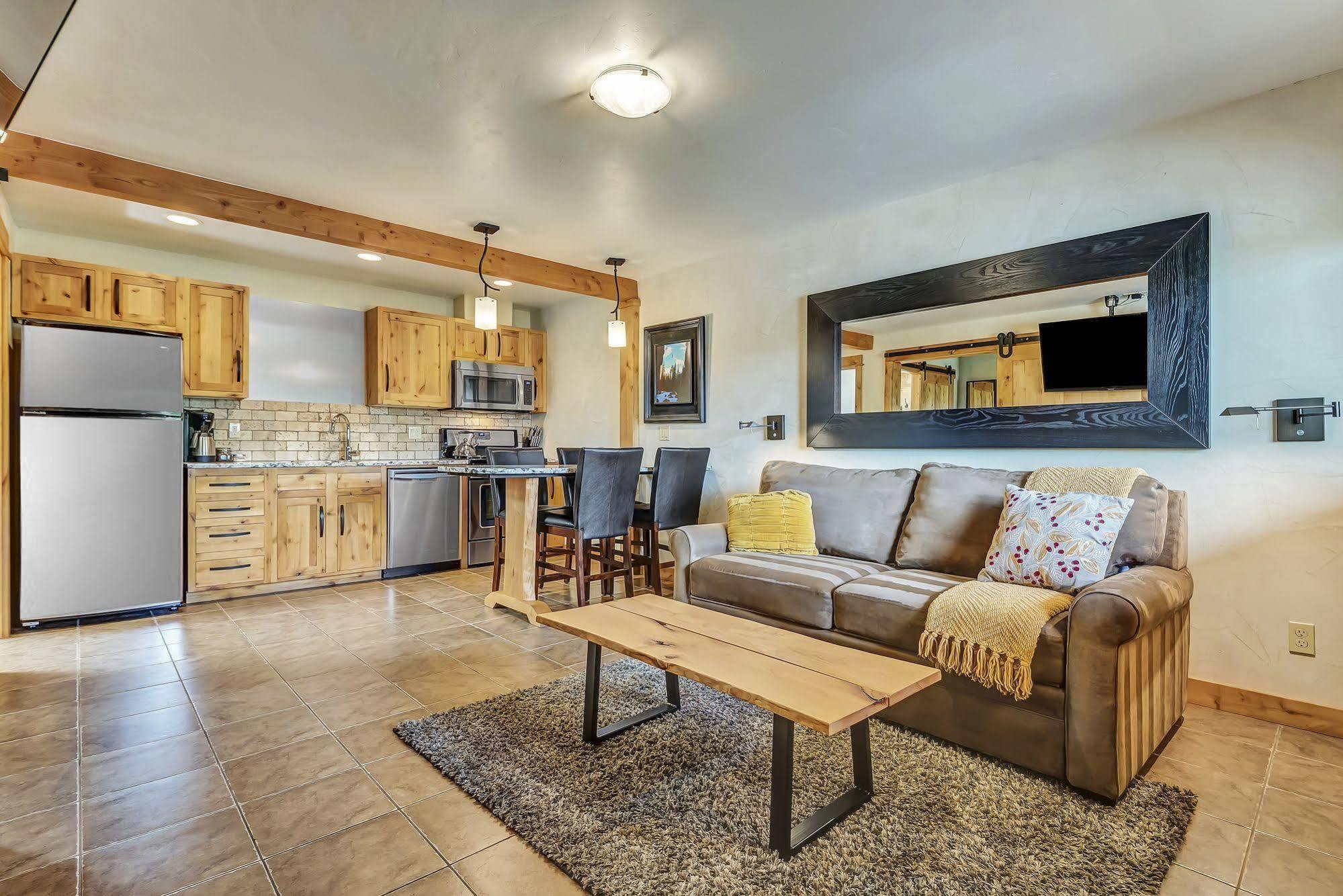 Wall Street Suites Bend Buitenkant foto